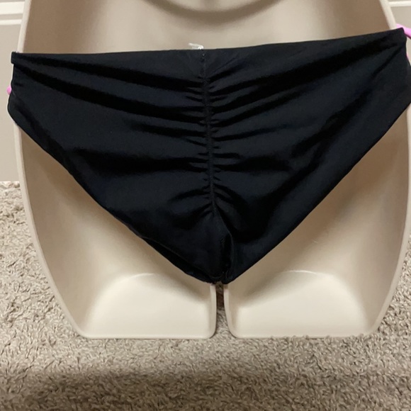 Victoria’s Secret Reversible Print/Black Bikini - Picture 4 of 5